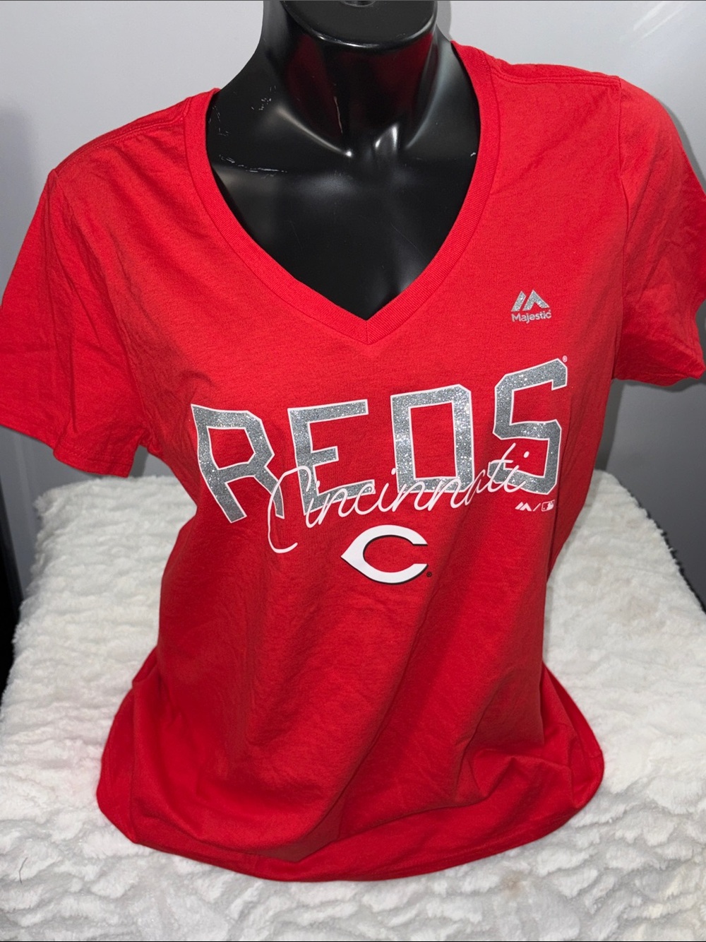 Cincinnati Reds Womens MLB Baseball V-Neck Short Sleeve Shirt Large NWOT